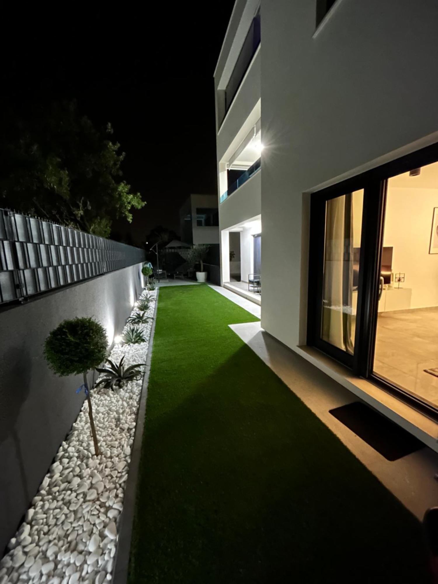 Apartment Oris, Private Parking, Garden Zara Esterno foto
